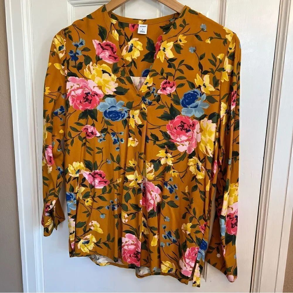 Old Navy Floral Pattern yellow top - Picture 7 of 7